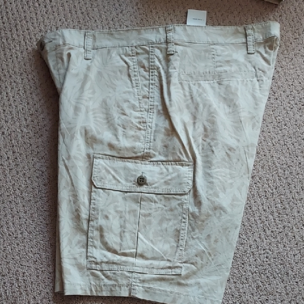 Dockers Tan Cargo Shorts Relaxed Fit New With Tags
